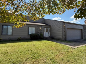8920 Thelma Ln in Louisville, KY - Building Photo - Building Photo