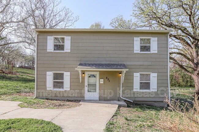 831 Stewart Ave photo'