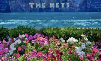 350 N Civic Dr in Walnut Creek, CA - Building Photo