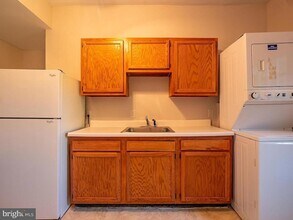 424 E North Ave, Unit 2ND FLOOR in Baltimore, MD - Building Photo - Building Photo