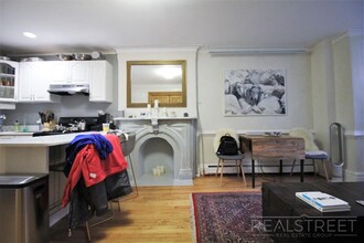 200 Saint Johns Place in Brooklyn, NY - Building Photo - Floor Plan