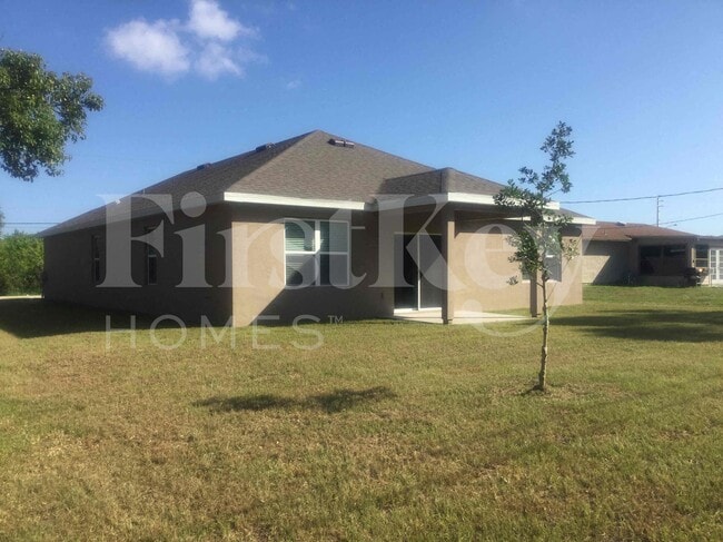 2472 SE Floresta Dr, Unit 08-205 in Port St. Lucie, FL - Building Photo - Building Photo