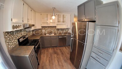 5808 Underwood Ave SW in Cedar Rapids, IA - Building Photo - Building Photo