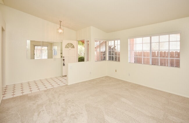 2194 Castilla Way in Oceanside, CA - Building Photo - Building Photo