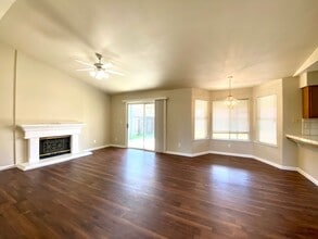 2245 N Rafael Ave in Fresno, CA - Building Photo - Building Photo