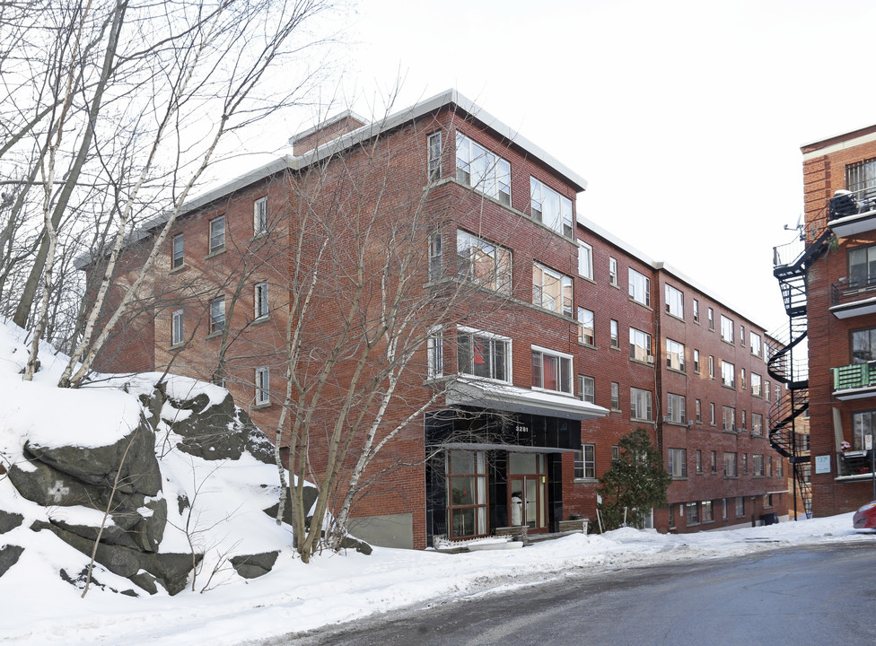 3201 Forest Hill Av in Montréal, QC - Building Photo