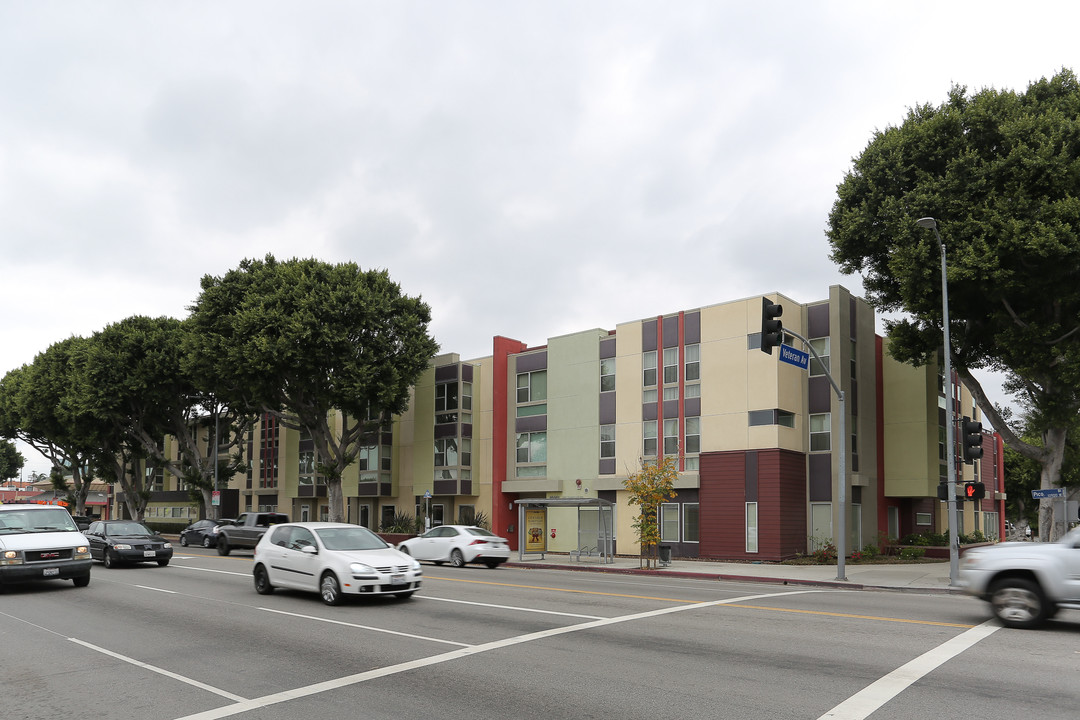 Zev Yaroslavsky Apartments in Los Angeles, CA - Building Photo