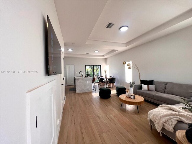 8753 SW 34th St in Miami, FL - Building Photo - Building Photo