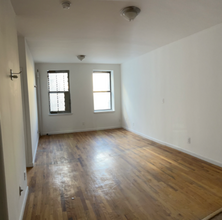 445 W 37th St in New York, NY - Building Photo - Building Photo