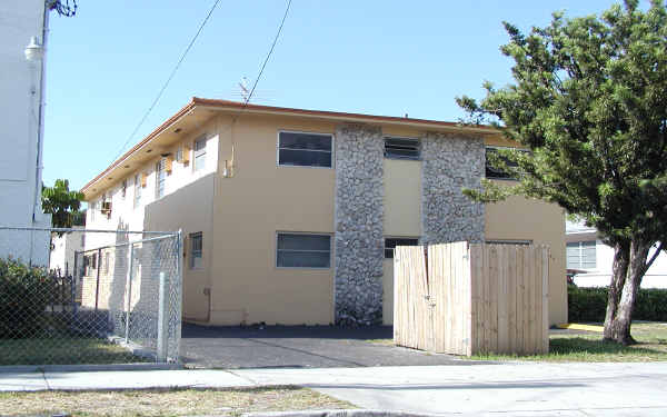 1146 NW 4th St in Miami, FL - Building Photo - Building Photo