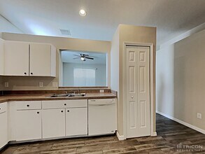 6705 Cambridge Park Dr in Apollo Beach, FL - Building Photo - Building Photo
