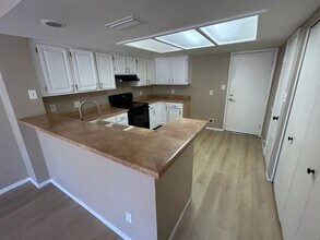 521 E Kristal Way in Phoenix, AZ - Building Photo - Building Photo