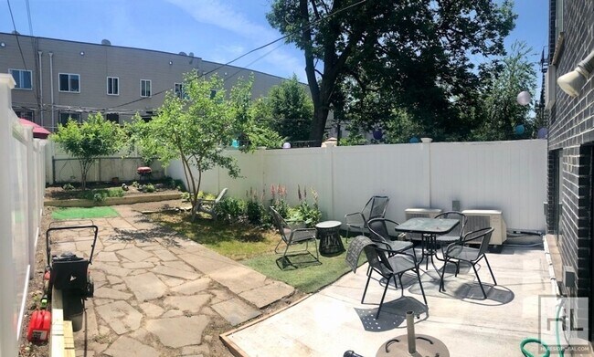 Bedford-Stuyvesant / 2-Bed 1-Bath / Private Outdoor Space, Unit 1A in Brooklyn, NY - Foto de edificio - Building Photo
