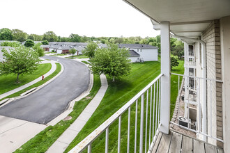 Cherrywood Apartments in Lincoln, NE - Building Photo - Building Photo