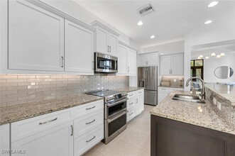 1012 7th St S in Naples, FL - Building Photo - Building Photo