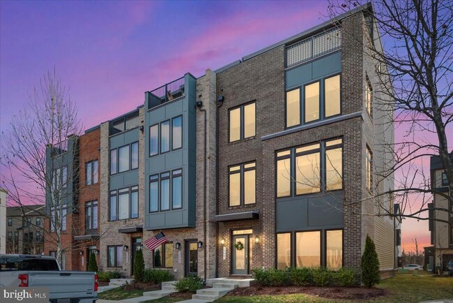 22482 Foundation Dr in Ashburn, VA - Foto de edificio - Building Photo