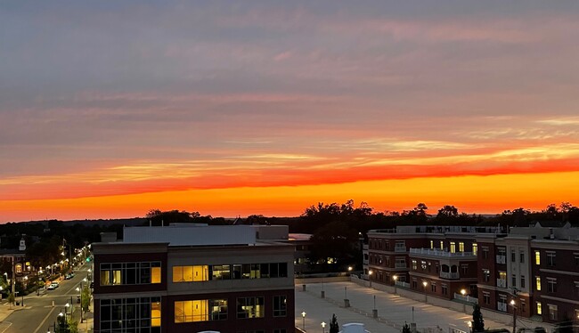 The Beacon at Summit in Summit, NJ - Foto de edificio - Building Photo