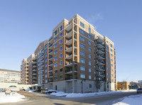 Library Courte Condominiums in Des Plaines, IL - Foto de edificio - Building Photo