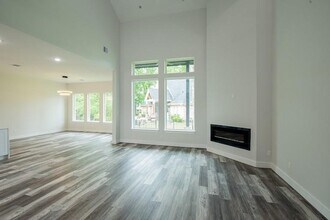 216 Monterrey Rd W in Montgomery, TX - Building Photo - Building Photo