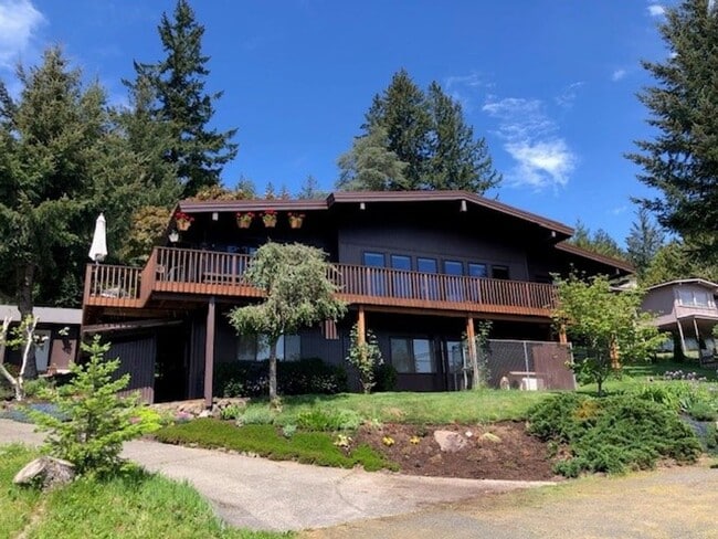 property at 1859 SE Magnolia Dr
