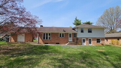 13567 Donnybrook Dr in Hagerstown, MD - Building Photo - Building Photo