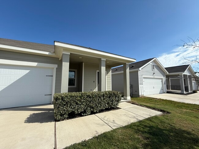 1102 Treeta Trl in Kyle, TX - Building Photo - Building Photo
