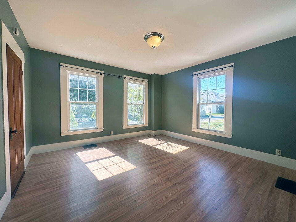 13 Center St in Waterville, ME - Building Photo