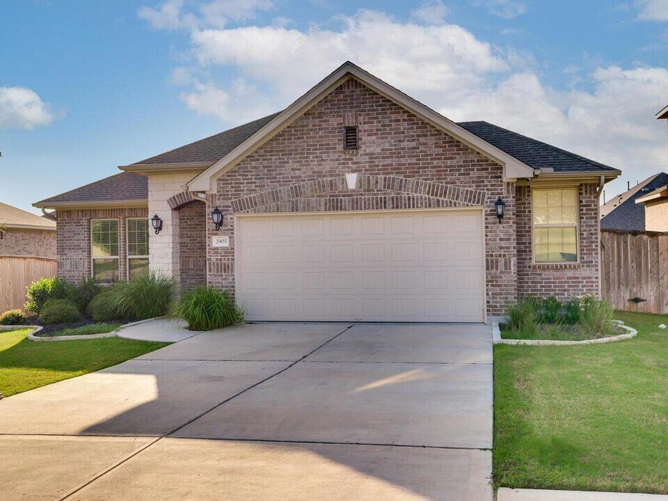 2905 Coral Valley Dr in Leander, TX - Building Photo