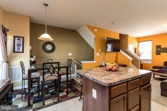 818 Croggan Cres in Glen Burnie, MD - Building Photo - Building Photo