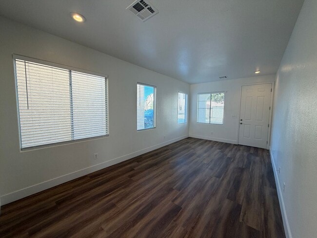 10942 Scotch Rose St in Henderson, NV - Building Photo - Building Photo