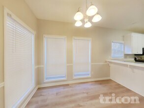 8018 Christian Ct in Jonesboro, GA - Foto de edificio - Building Photo