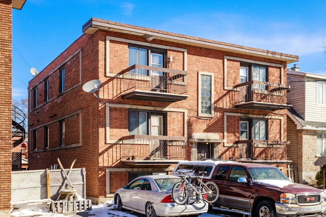 77 Gowans Av in Lachine, QC - Building Photo - Building Photo