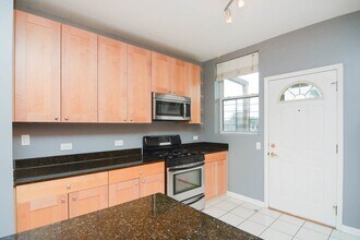 1421 W Jonquil Terrace in Chicago, IL - Building Photo - Building Photo