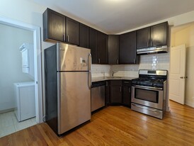 1919 W Winona St, Unit 1 Apartments