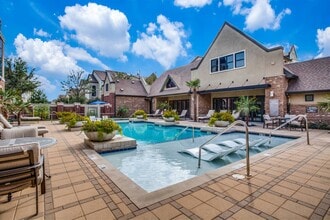 Park Central at Flower Mound in Flower Mound, TX - Foto de edificio - Building Photo