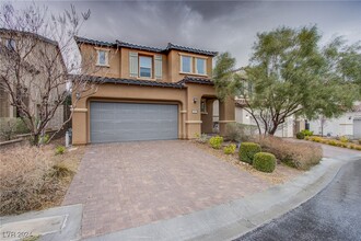 19 Berneri Dr in Las Vegas, NV - Building Photo - Building Photo