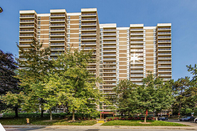 Balfour Square in Toronto, ON - Building Photo - Building Photo