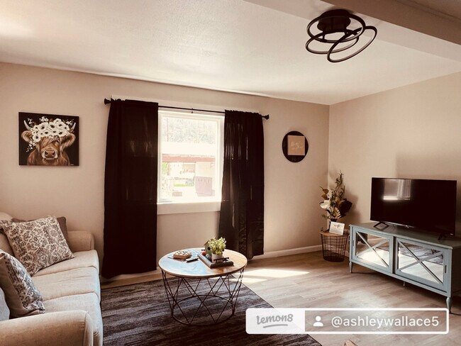 303 Hill St in Williamson, WV - Foto de edificio - Building Photo