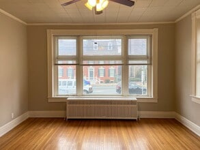 107 S Broad St in Lititz, PA - Building Photo - Building Photo