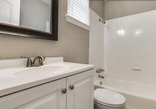 950 Live Oak St in Dallas, TX - Building Photo - Building Photo