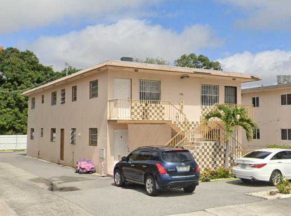 355 W 10th St in Hialeah, FL - Building Photo