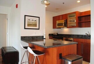 17 Otis St in Cambridge, MA - Building Photo - Building Photo