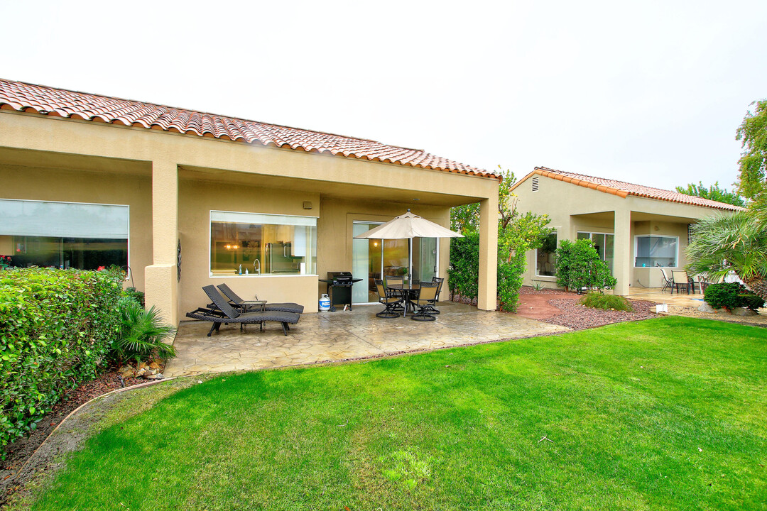 20 Pebble Beach Dr in Rancho Mirage, CA - Foto de edificio