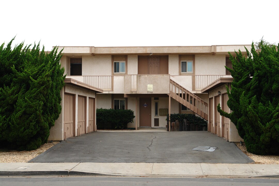 2790 Madison St in Carlsbad, CA - Building Photo