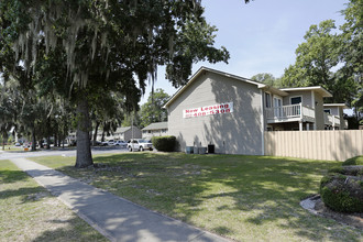 Ray Futch Apartments in Hinesville, GA - Building Photo - Building Photo