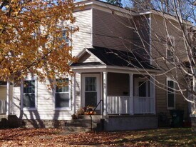 569 Lovett Ave SE in East Grand Rapids, MI - Building Photo