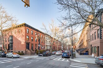 370 Clinton St in Brooklyn, NY - Building Photo - Building Photo