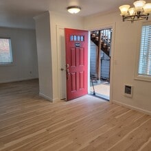 7023 N Burlington Ave, Unit 6 in Portland, OR - Foto de edificio - Building Photo