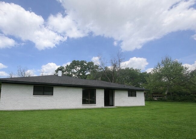 143 Hollyvale Dr