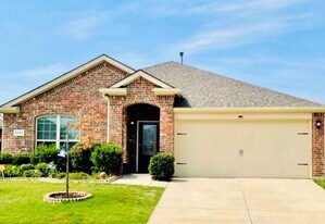 2134 Shady Glen Trail in Princeton, TX - Building Photo